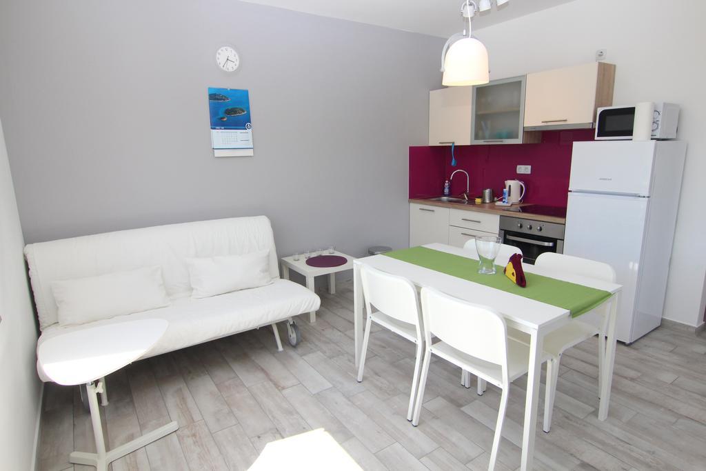 Apartment Villa Franci Pag Town Exteriör bild