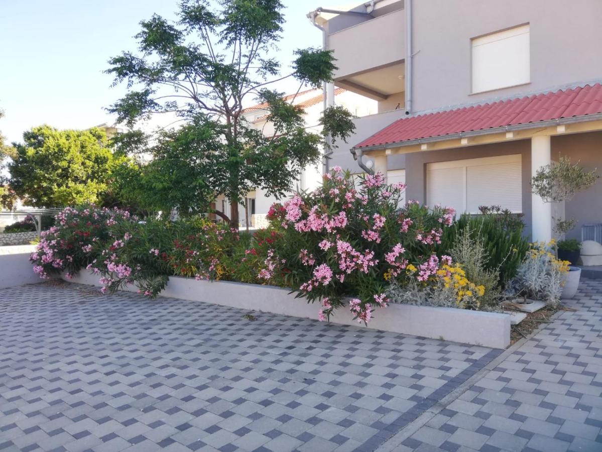 Apartment Villa Franci Pag Town Exteriör bild